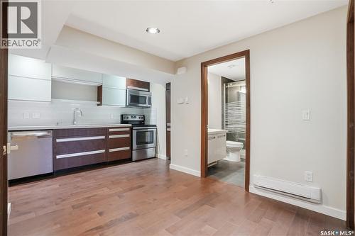 446 Pichler Crescent, Saskatoon, SK - Indoor Photo Showing Kitchen With Stainless Steel Kitchen