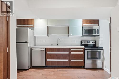 446 Pichler Crescent, Saskatoon, SK - Indoor Photo Showing Kitchen With Stainless Steel Kitchen