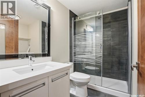 446 Pichler Crescent, Saskatoon, SK - Indoor Photo Showing Bathroom