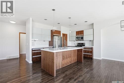 446 Pichler Crescent, Saskatoon, SK - Indoor Photo Showing Kitchen With Stainless Steel Kitchen With Upgraded Kitchen