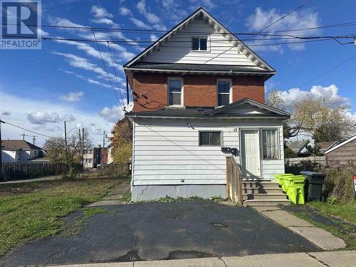 17 Abbott ST  Sault Ste. Marie, ON P6A 2V8