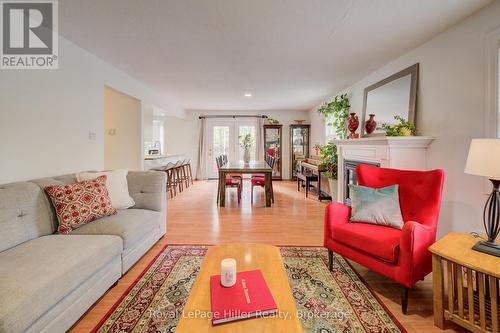 34 Eagle Drive, Stratford, ON - Indoor Photo Showing Living Room