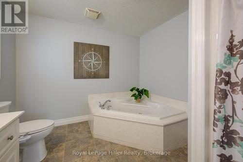 34 Eagle Drive, Stratford, ON - Indoor Photo Showing Bathroom