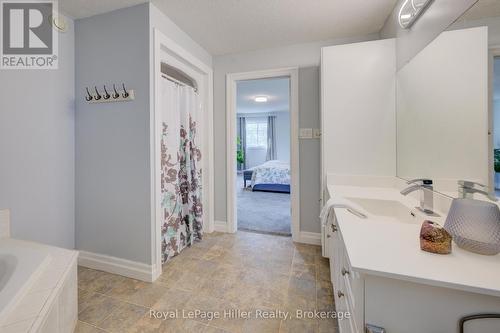 34 Eagle Drive, Stratford, ON - Indoor Photo Showing Bathroom