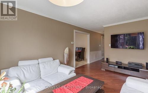 6564 Edenwood Drive, Mississauga, ON - Indoor Photo Showing Living Room