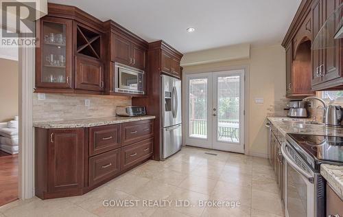 6564 Edenwood Drive, Mississauga, ON - Indoor Photo Showing Kitchen