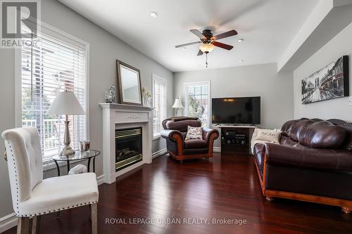 1081 Keswick Court, Oshawa, ON - Indoor Photo Showing Living Room With Fireplace