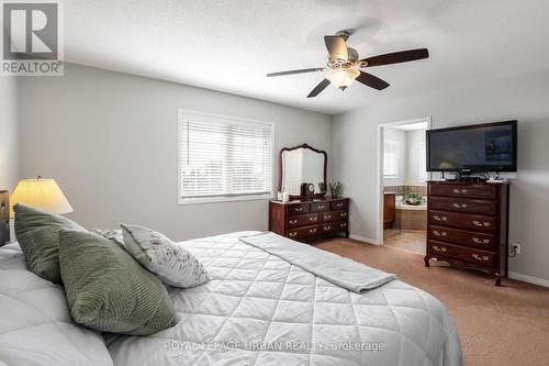 1081 Keswick Court, Oshawa, ON - Indoor Photo Showing Bedroom