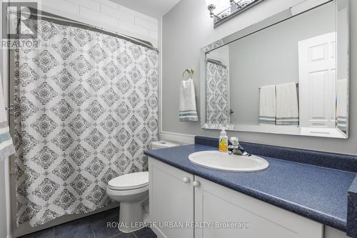 1081 Keswick Court, Oshawa, ON - Indoor Photo Showing Bathroom