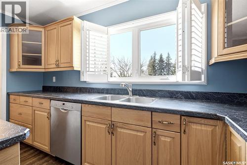 104 Lockwood Road, Regina, SK - Indoor Photo Showing Kitchen With Double Sink