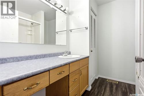 104 Lockwood Road, Regina, SK - Indoor Photo Showing Bathroom