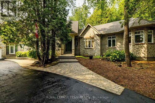6196 DEERMEADOW DRIVE  Ottawa, ON K4P 1M9