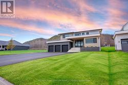 102 BARTON BOULEVARD Blue Mountains, ON N0H 1J0