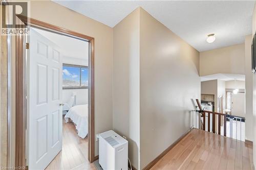 19 Sedona Court, Hamilton, ON - Indoor Photo Showing Laundry Room