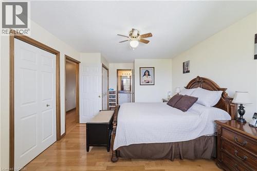 19 Sedona Court, Hamilton, ON - Indoor Photo Showing Bedroom