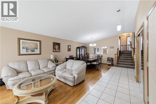 19 Sedona Court, Hamilton, ON - Indoor Photo Showing Living Room