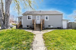 2-1078 Eastmount Avenue Mississauga, ON L5E 1Z3