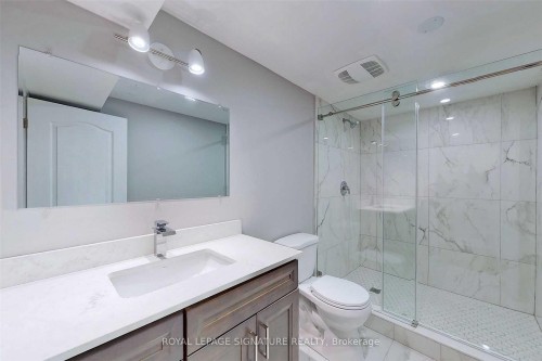6094 Prairie Circle, Mississauga, ON - Indoor Photo Showing Bathroom