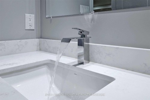6094 Prairie Circle, Mississauga, ON - Indoor Photo Showing Bathroom