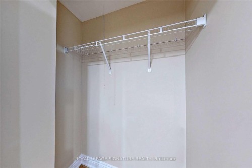 6094 Prairie Circle, Mississauga, ON - Indoor With Storage