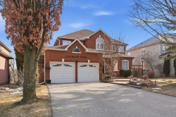 919 Schaeffer Outlook Newmarket, ON L3X 1V9