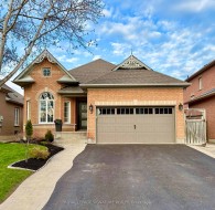 3 Underwood Drive  Whitby, ON L1M 1H8