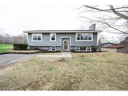 353 Bayview CRT  Dieppe, NB E1A 7L1