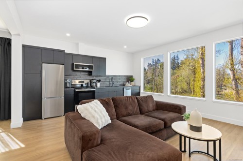 1855 Westlock Rd, Duncan, BC 