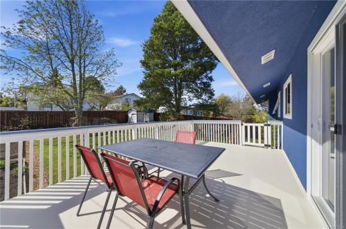 541 Warren Ave, Saanich, BC 