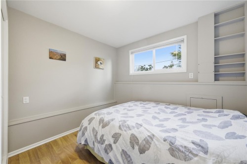 541 Warren Ave, Saanich, BC 