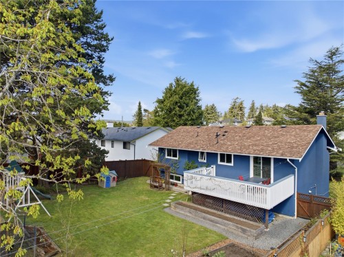 541 Warren Ave, Saanich, BC 