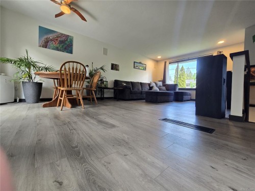 97 Mitchell Rd, Courtenay, BC 