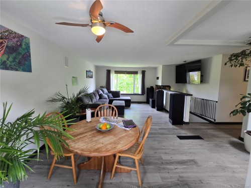 97 Mitchell Rd, Courtenay, BC 
