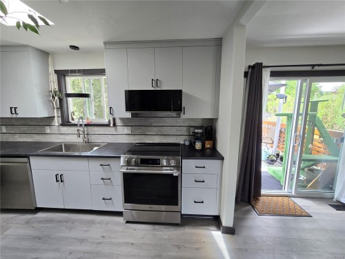 97 Mitchell Rd, Courtenay, BC 