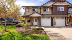 13-2112 Cumberland Rd Courtenay, BC V9N 2E9