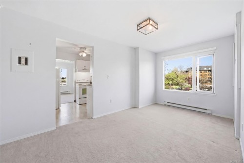 308-103 Gorge Rd East, Victoria, BC - Indoor Photo Showing Other Room