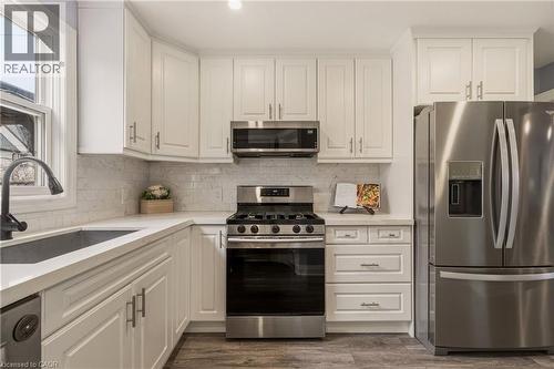 14 Mars Avenue, Hamilton, ON - Indoor Photo Showing Kitchen With Upgraded Kitchen