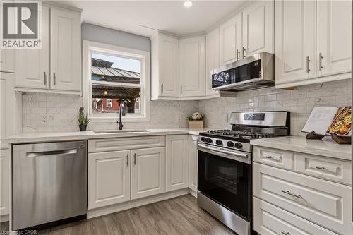 14 Mars Avenue, Hamilton, ON - Indoor Photo Showing Kitchen With Upgraded Kitchen