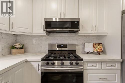 14 Mars Avenue, Hamilton, ON - Indoor Photo Showing Kitchen