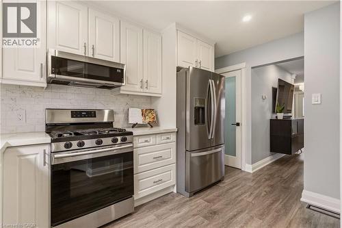 14 Mars Avenue, Hamilton, ON - Indoor Photo Showing Kitchen