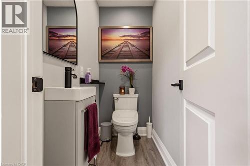 14 Mars Avenue, Hamilton, ON - Indoor Photo Showing Bathroom