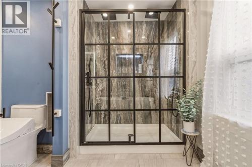 14 Mars Avenue, Hamilton, ON - Indoor