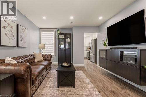 14 Mars Avenue, Hamilton, ON - Indoor Photo Showing Living Room