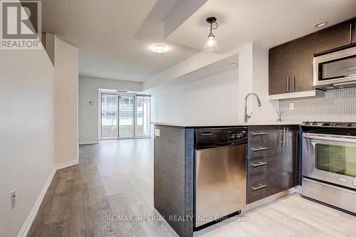 417 - 65 East Liberty Street, Toronto, ON - Indoor Photo Showing Kitchen