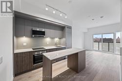 403 - 863 ST. CLAIR AVENUE W Toronto, ON M6C 0B2