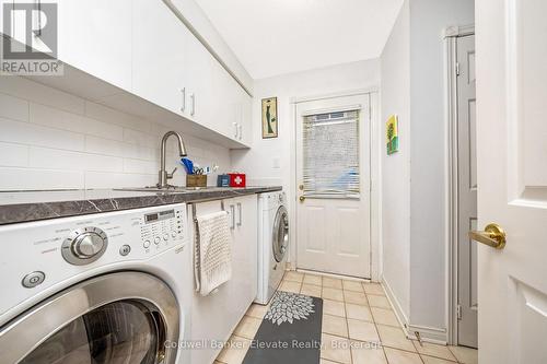 1531 Polesden Drive, Mississauga, ON - Indoor Photo Showing Laundry Room