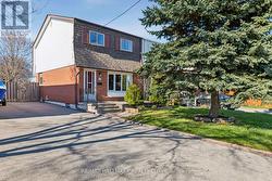 157 BARKLEY CRESCENT Oshawa, ON L1J 2E5