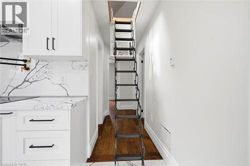 24 Treeview Drive, Toronto, ON - Indoor Photo Showing Other Room