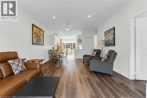 145 Silverbirch Boulevard, Hamilton, ON - Indoor Photo Showing Living Room