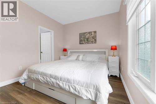 145 Silverbirch Boulevard, Hamilton, ON - Indoor Photo Showing Bedroom